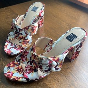 WHBM Silvy Floral Satin Sandal sz 8
